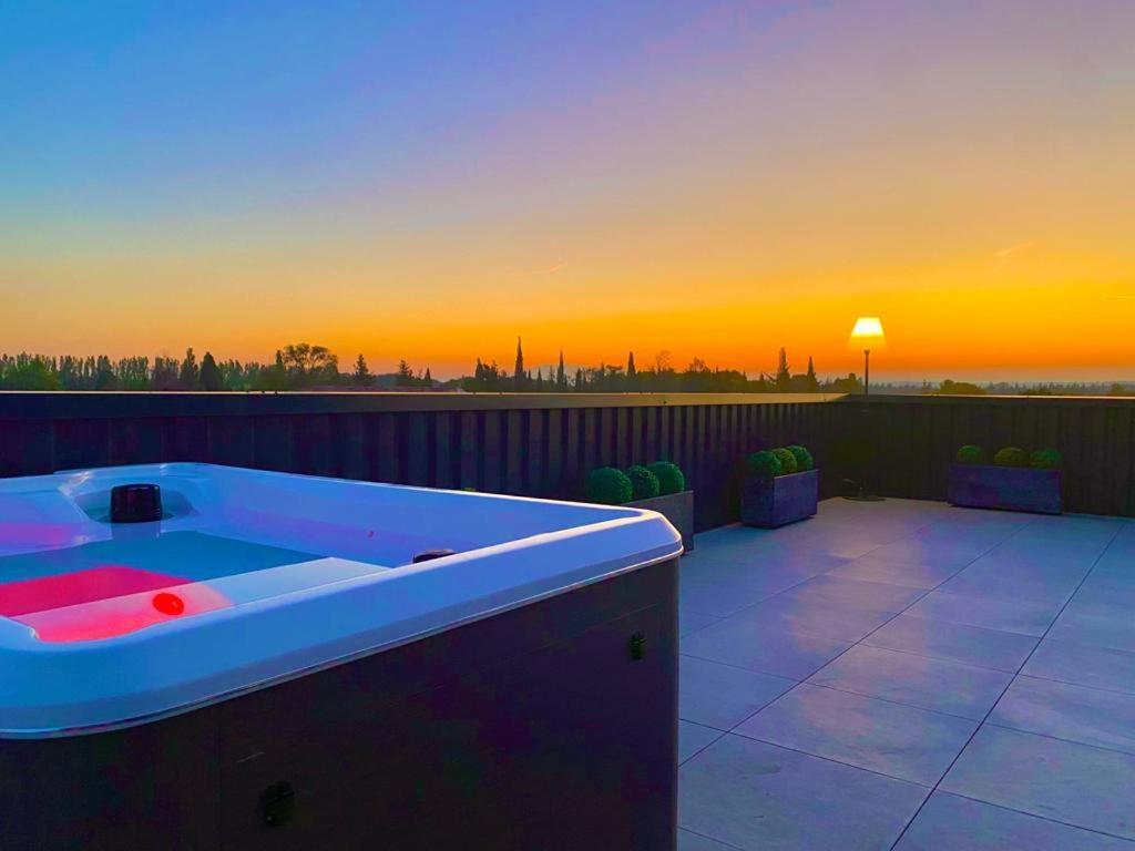 Saint Remy De Provence Roof Top Avec Jacuzzi 외부 사진